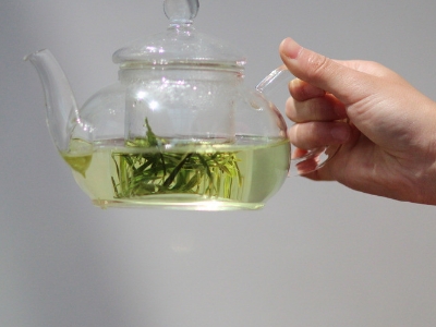 喝茶的好處和壞處分別是什么，長期喝茶有什么危害？