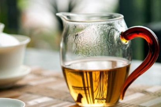 福鼎白茶能長(zhǎng)時(shí)間悶泡嗎，老白茶可以悶著喝嗎？