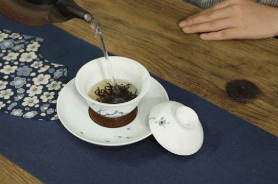 各類茶的注水方式，不同的茶泡茶時(shí)怎么注水