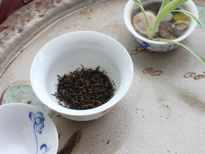 喝茶的好處和壞處分別是什么，長期喝茶有什么危害？