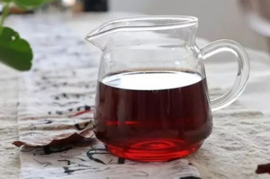 黑茶調(diào)理婦科病，女人喝黑茶好處太多了！