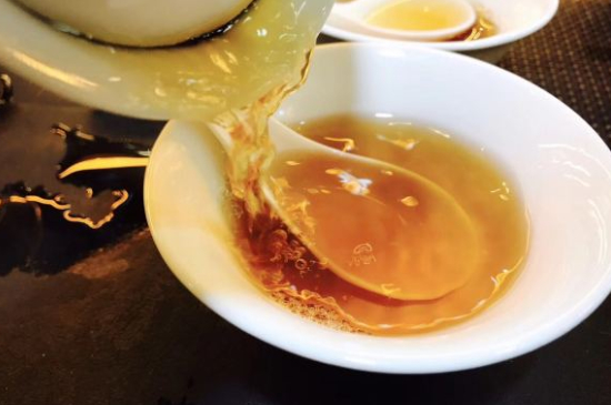 肉桂可以用紫砂壺沖泡嗎，紫砂壺能泡武夷巖茶肉桂用嗎？