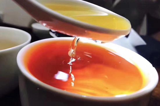 女人喝肉桂紅茶有什么好處，肉桂加紅茶的功效與作用