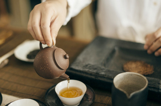 女人喝茶要行扣茶禮嗎，叩茶禮女士能用嗎？