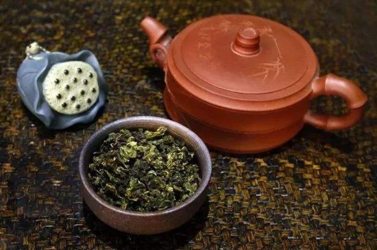 泡大紅袍、肉桂和水仙可以用一個紫砂壺嗎，可以摻一起沖泡么？