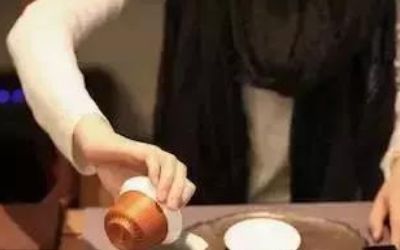 三才蓋碗的正確拿法，三才蓋碗抓碗法圖解