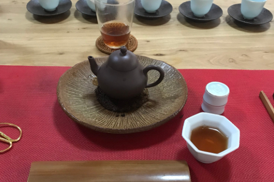 肉桂可以用紫砂壺沖泡嗎，紫砂壺能泡武夷巖茶肉桂用嗎？