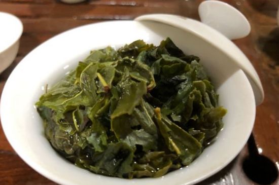 香精茶喝多了會(huì)怎么樣，茶葉加香精有什么害處？