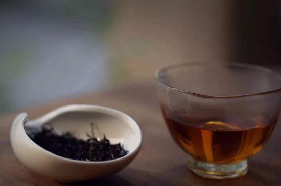 泡好的茶水放冰箱能保存多久，泡好的茶冷藏放多久？