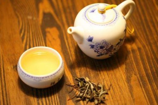 什么茶葉容易放香精，香精茶有什么危害？