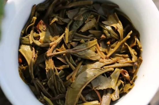 什么茶葉容易放香精，香精茶有什么危害？