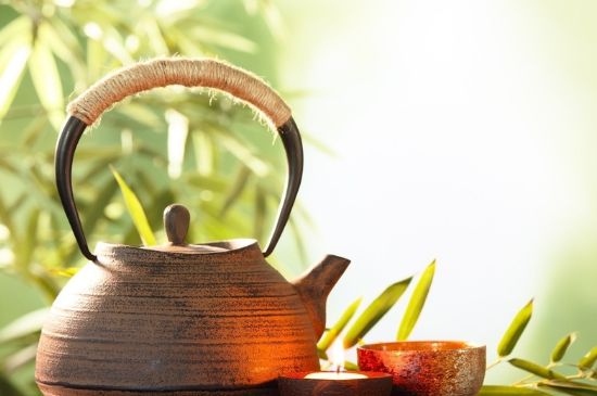 <a href=http://m.zzniy.com/chaju/jinshu/ target=_blank class=infotextkey>日本鐵壺</a>怎么開(kāi)壺，新鐵壺開(kāi)壺方法