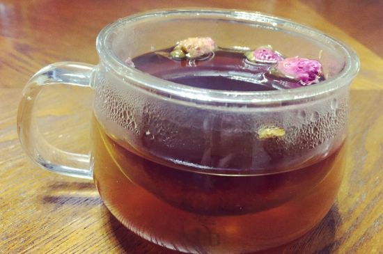喝玫瑰花茶能祛斑嗎，玫瑰花茶有祛斑的功效嗎？