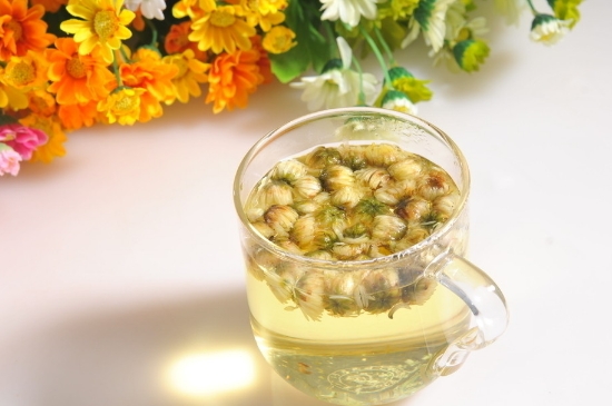 喝菊花茶有什么效果，女人長期喝菊花茶好嗎？