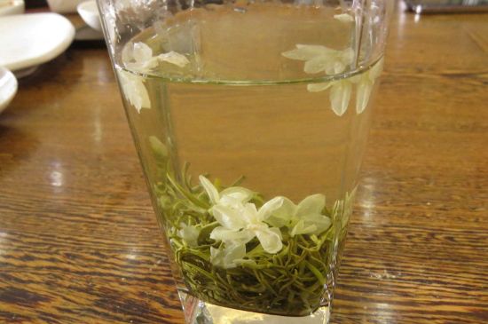 茉莉龍珠可以和什么一起泡茶，茉莉龍珠茶能加蜂蜜嗎？