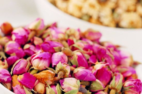 玫瑰花的最佳搭配，喝玫瑰花茶搭配什么喝好？