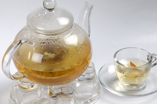 經(jīng)常菊花泡水好嗎，喝菊花茶有什么好處？