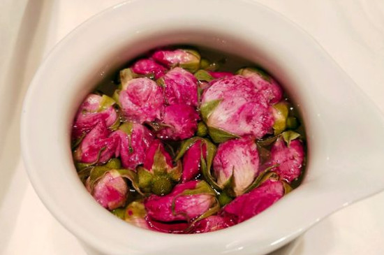 玫瑰花泡水喝的9大禁忌，喝玫瑰花茶有什么禁忌