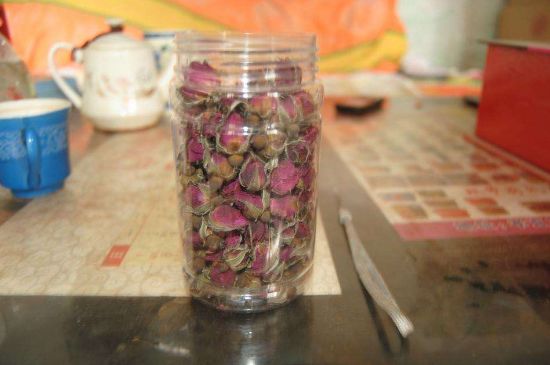 玫瑰花茶上火嗎，盲目喝玫瑰花茶易上火