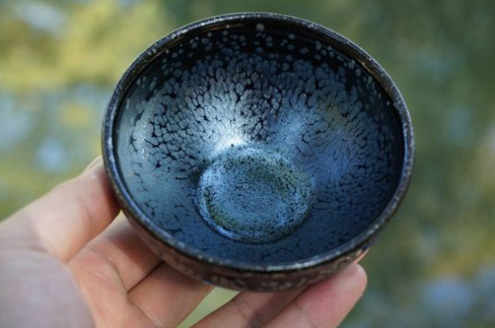 怎么鑒別建盞化學(xué)釉，真假建盞的對(duì)比與辨別