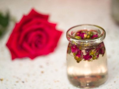 玫瑰花茶能豐胸嗎，天然豐胸花茶