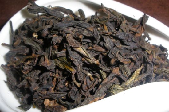 肉桂茶和大紅袍哪個(gè)貴，武夷山肉桂與大紅袍的價(jià)格比較