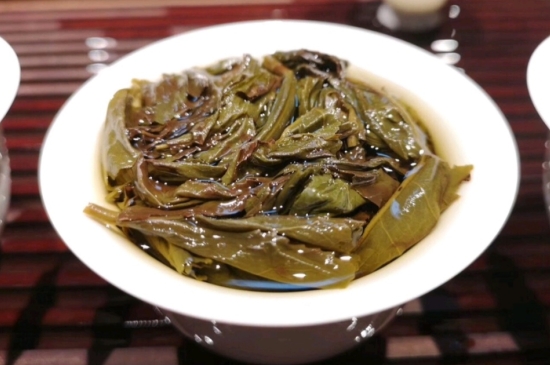 長(zhǎng)期喝巖茶會(huì)上火嗎？巖茶這樣喝了容易上火！