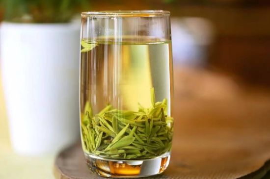 雀舌和竹葉青的區(qū)別，雀舌對(duì)比竹葉青圖片