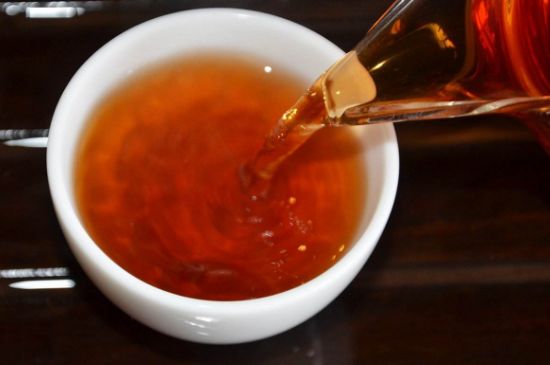 茯磚茶與普洱茶哪個(gè)好，茯茶和普洱茶口味區(qū)別