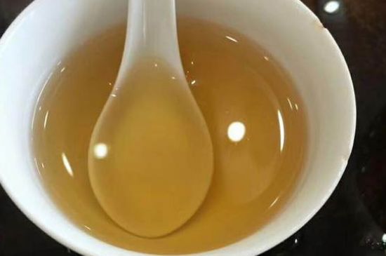 女人喝金駿眉的好處和壞處，女性喝金駿眉可減肥養(yǎng)顏