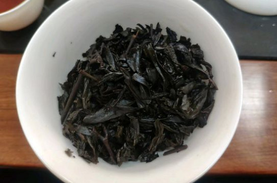 大紅袍煙熏味是好茶嗎，能不能喝對人體有壞處嗎