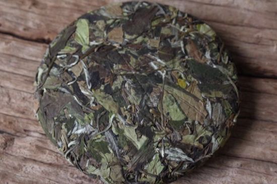 怎么撬老白茶茶餅不容易碎，福鼎白茶如何撬茶方法