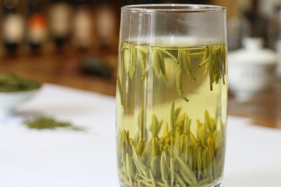 竹葉青茶泡不立起來怎么回事，竹葉青茶怎么泡立起來