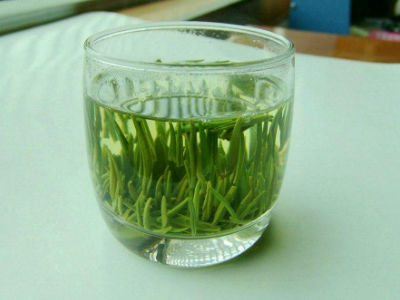 竹葉青茶怎么樣，檔次較高味道略苦價格比較貴