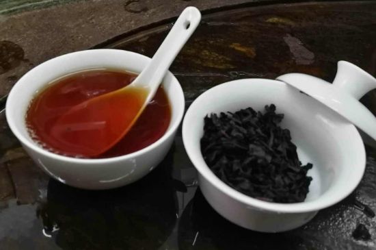 肉桂茶和大紅袍哪個(gè)貴，武夷山肉桂與大紅袍的價(jià)格比較