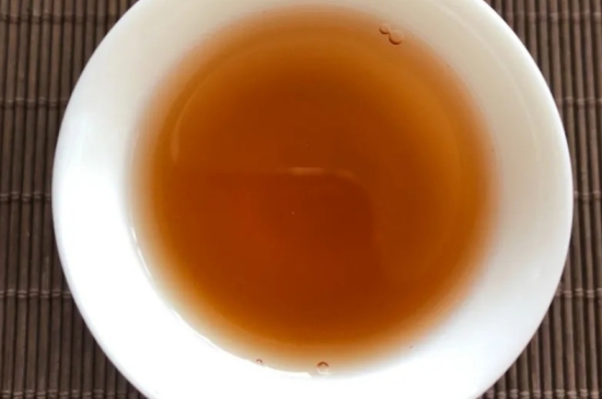 老白茶上火還是去火？夏季喝煮的老白茶會(huì)容易上火！