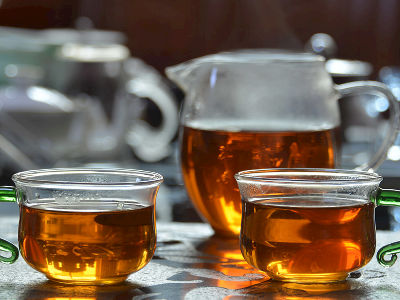 紅茶和綠茶的區(qū)別，常喝紅茶好還是綠茶好？