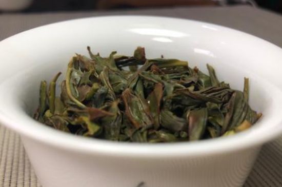 蜜蘭香和鴨屎香區(qū)別，鳳凰單樅鴨屎香vs蜜蘭香圖片對(duì)比