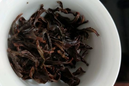 正山小種喝起來(lái)苦澀有點(diǎn)酸對(duì)嗎，正山小種發(fā)酸有害嗎