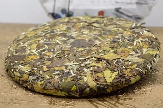 怎么撬老白茶茶餅不容易碎，福鼎白茶如何撬茶方法