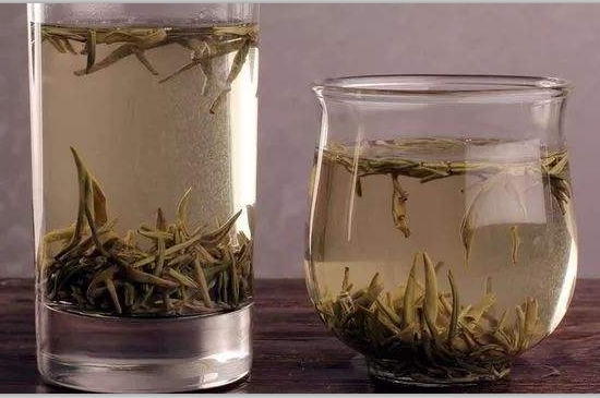 西湖龍井茶毫和發(fā)霉區(qū)別圖片，長霉的龍井茶葉會是什么樣？