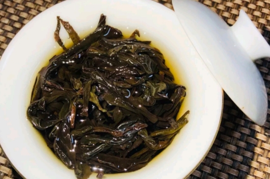 長(zhǎng)期喝巖茶會(huì)上火嗎？巖茶這樣喝了容易上火！