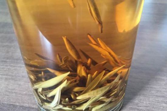 白毫銀針年份久的有什么香，陳年白毫銀針的香氣