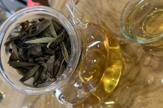 白茶三年為藥七年為寶的原理，為什么說一年茶三年藥七年寶？