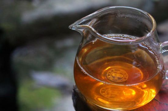 肉桂茶和大紅袍哪個(gè)貴，武夷山肉桂與大紅袍的價(jià)格比較