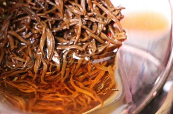 300塊錢的金駿眉能喝嗎，兩三百多金駿眉和一千多區(qū)別