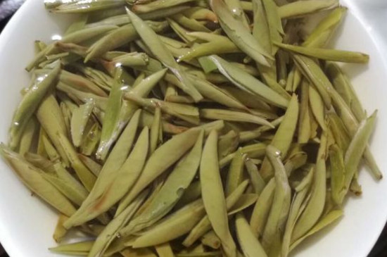 白毫銀針年份久的有什么香，陳年白毫銀針的香氣