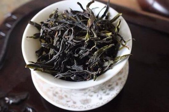 鴨屎香單叢雪片茶的特點，鳳凰雪片茶有什么特點？