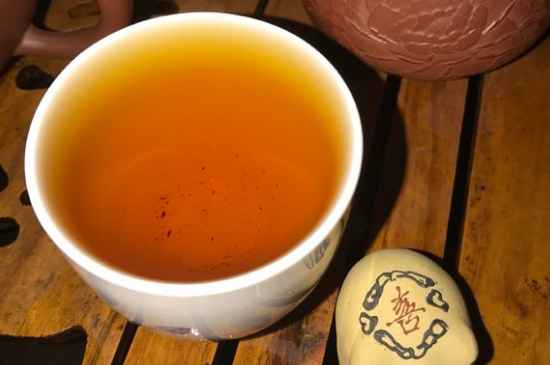 正山小種適合女人喝嗎，女人經(jīng)常喝正山小種茶好嗎