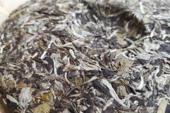 7年壽眉和2年白牡丹哪個好，老白茶壽眉與白牡丹的口感區(qū)別